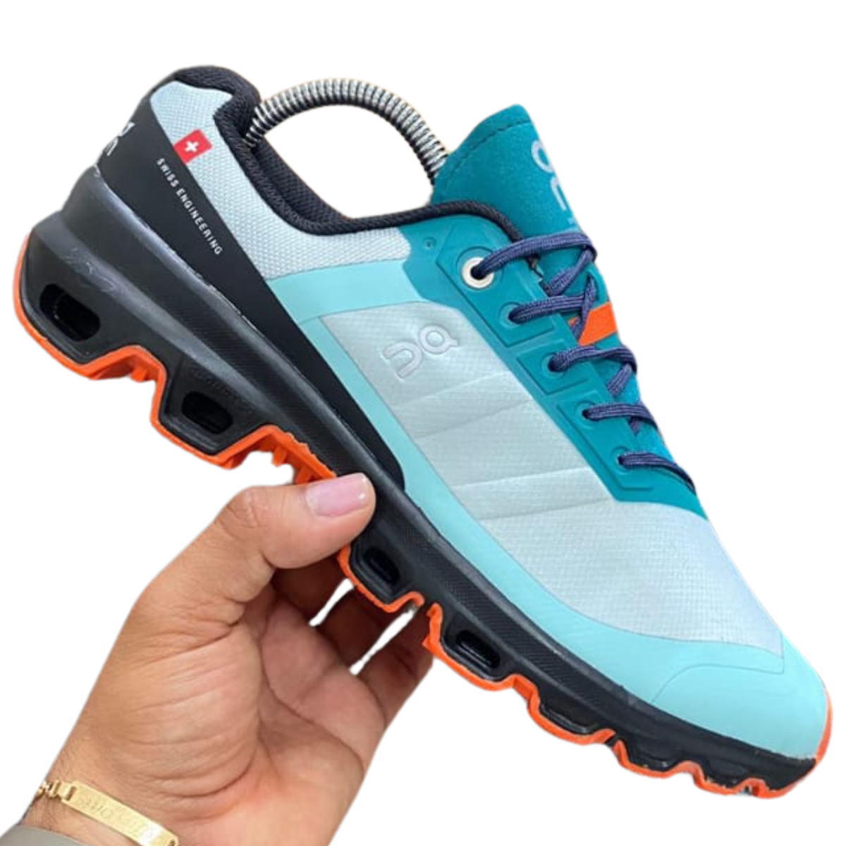 ON CLOUD TENIS HOMBRE: Comodidad y Rendimiento para Tu Día a Día Si buscas un calzado que te brinde comodidad, ligereza y un rendimiento superior, los ON CLOUD TENIS HOMBRE son la opción perfecta. En Onlineshoppingcenterg, ofrecemos una amplia gama de estos innovadores tenis diseñados para ofrecer una experiencia única en cada paso. Sigue leyendo para descubrir por qué estos tenis son ideales para ti y cómo puedes obtenerlos fácilmente.  ¿Por qué elegir ON CLOUD TENIS HOMBRE? Los ON CLOUD TENIS HOMBRE son famosos por su tecnología CloudTec, que proporciona una amortiguación suave y una sensación de ligereza incomparable. Cada par está diseñado para ofrecerte el máximo confort, ya sea que los uses para correr, caminar largas distancias o simplemente para tu día a día.  Ventajas de los Tenis On Cloud Tecnología CloudTec: La amortiguación en las suelas hace que cada paso sea más suave, reduciendo el impacto en tus pies y rodillas. Ligereza: Los tenis On Cloud hombre son increíblemente ligeros, permitiendo movimientos rápidos y cómodos. Versatilidad: Perfectos tanto para actividades deportivas como para el uso diario. Comparación con otros modelos Si ya has oído hablar de modelos como el ON Cloud 5 hombre o el Tenis on Cloud X, puedes notar que todos los tenis de la línea On Cloud destacan por su ligereza y comodidad. Sin embargo, los ON CLOUD TENIS HOMBRE se diferencian por su diseño innovador y por ser ideales tanto para corredores como para quienes buscan estilo y confort en su día a día.